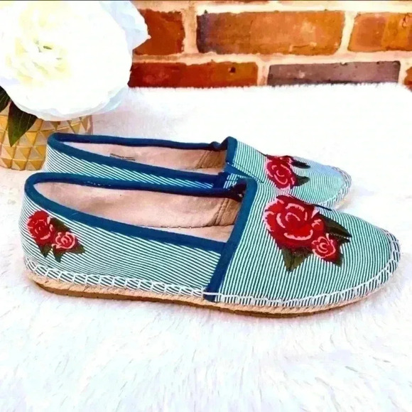 CHARTER CLUB Blue Pin Stripe Rose Embroidered Espadrille Comfort Shoe (8M) - Picture 2 of 8